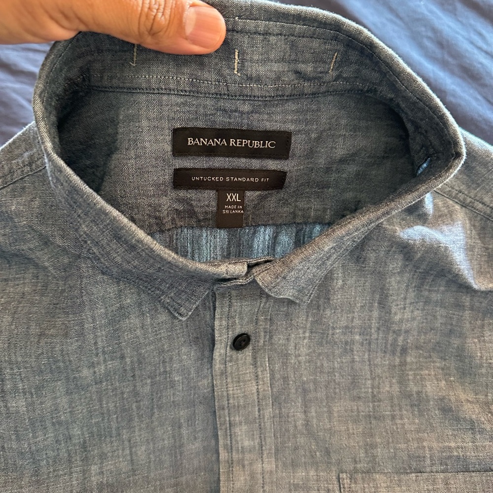 Brand new Men’s Banana Republic Long Sleeve jean shirt (not very thick)